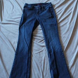 6/32 Chloe Kimes Jeans